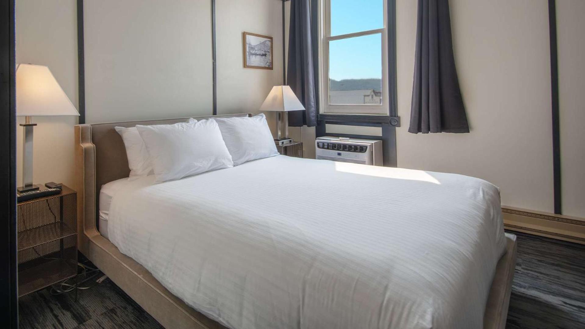 Midnight Sun, A Coast Hotel Dawson City Εξωτερικό φωτογραφία